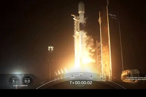 Il lancio del Falcon 9 con 52 satelliti Starlink (fonte: SpaceX) (ANSA)