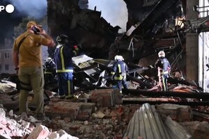 Ucraina, colpito un condominio a Kharkiv: morte 7 persone (ANSA)