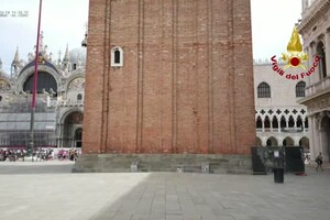 Dai rilievi con il drone alcun rischio per il campanile di San Marco (ANSA)