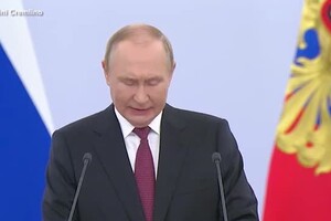 Russia: durante il discorso di Putin Kadyrov piange e Medvedev dorme (ANSA)
