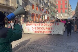 Napoli, corteo di protesta per reddito di cittadinanza nelle strade del centro (ANSA)