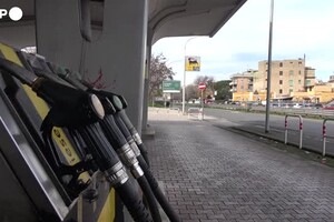 Benzina: cartelloni e app,sanzioni fino a 2mila euro (ANSA)