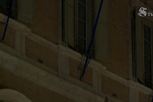Earth Hour, la facciata di Palazzo Madama al buio per un'ora (ANSA)