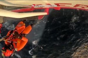 Due soccorsi in mare al largo di Genova, salvate quattro persone (ANSA)
