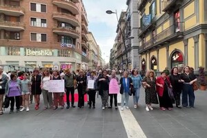 Donne in piazza a Napoli: 