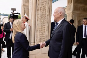 Meloni a colloquio con il presidente tunisino Saied (ANSA)