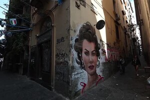Napoli, non solo scudetto: murale dedicato a Sophia Loren (ANSA)