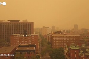 Incendi in Canada, il cielo su Ottawa diventa arancione (ANSA)
