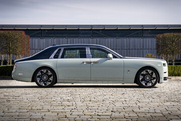 Rolls Royce Phantom, esemplare unico ispirato alla Sardegna