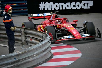 La Ferrari di Leclerc in pole a Monaco
