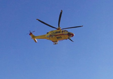 Un elicottero dei soccorsi in una foto di archivio (ANSA)