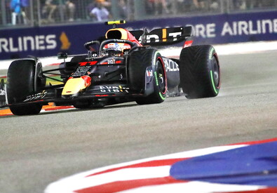 A Singapore vince Perez davanti a Leclerc e Sainz (ANSA)