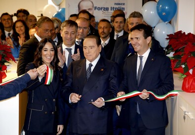 Berlusconi inaugura la nuova sede di Forza Italia a Milano (ANSA)