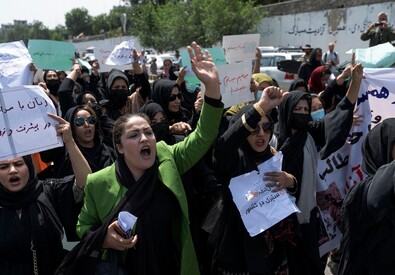 Afghanistan, spari in aria per disperdere la protesta delle donne (ANSA)