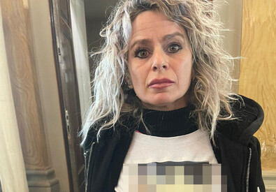 La madre di Pamela in tribunale con foto choc della figlia sulla maglietta (ANSA)