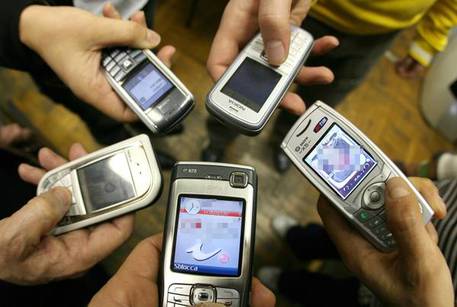 Cell phones (foto: ANSA)