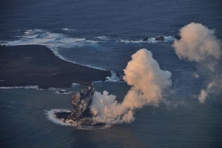 Japan hopes new land near Nishinoshima to expand territorial waters [ARCHIVE MATERIAL 20131120 ] © ANSA 