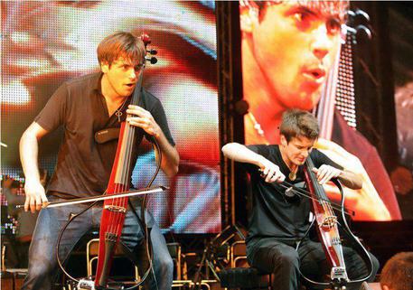 Le rockstar del violoncello 2Cellos (foto: ANSA)