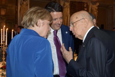 Napolitano-Renzi-Merkel ANSA/ PRESS OFFICE/ QUIRINALE/ PRESIDENZA DELLA REPUBBLICA/ ANTONIO DI GENNARO © ANSA