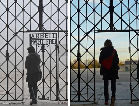 L'immagine del cancello del campo di Dachau prima e dopo il furto della la targa 'Arbeit macht frei' © EPA