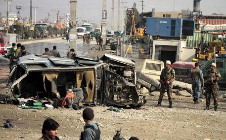 Afghanistan: kamikaze contro veicolo ambasciata Gb © EPA