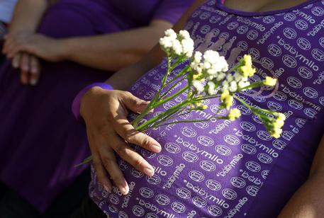 Un'immagine d'archivio di una donna incinta © EPA