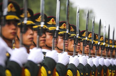 Militari dell'Esercito popolare di liberazione cinese © EPA