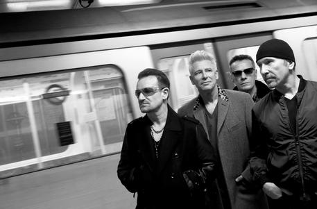 U2: concerto a sorpresa U2 in metro Nyc © ANSA