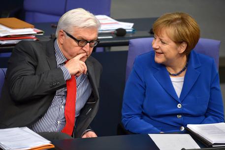 Frank-Walter Steinmeier con Angela Merkel (archivio) © ANSA 