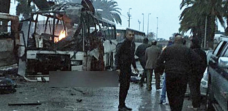 Tunisi, esplode un bus delle guardie presidenziali © ANSA