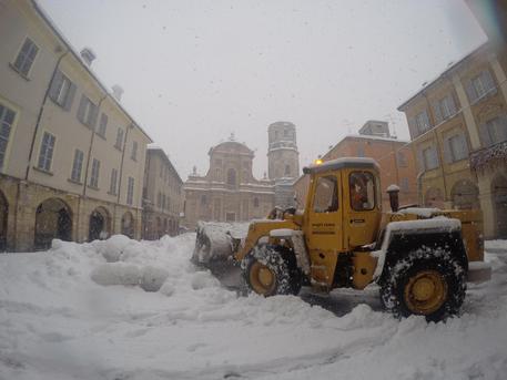 Big snow - Davide Ferraro, Reggio Emilia, Piazza S.Prospero © ANSA