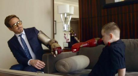 frames video : The Collective Project: Robert Downey Jr. Delivers a Real Bionic Arm © ANSA