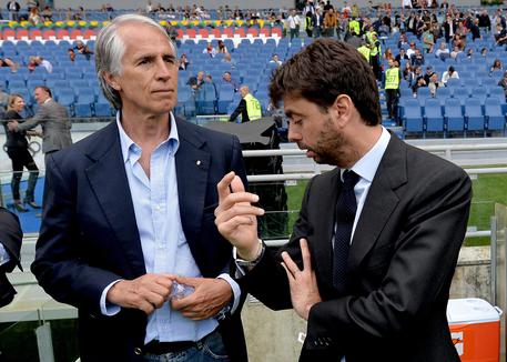 Giovanni Malago' e Andrea Agnelli (d) durante Roma-Juventus l'11 maggio 2014 © ANSA 