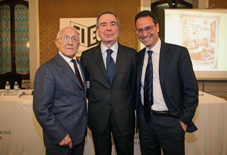 L'ex direttore Ansa Sergio Lepri, il presidente dell'Ansa Giulio Anselmi e il  direttore Luigi Contu © ANSA