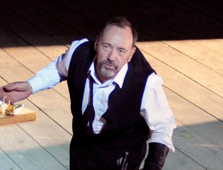 Kevin Spacey sul palcoscenico durante l'interpretazione di Riccardo III di Shakespeare © ANSA 