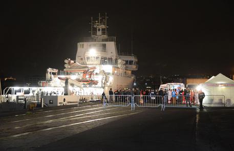 L'arrivo nel porto di Catania dei sopravvissuti al naufragio © ANSA