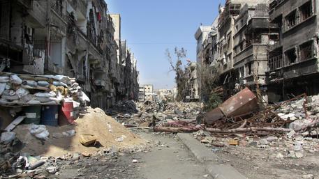 Mideast Syria Fight For Yarmouk © AP