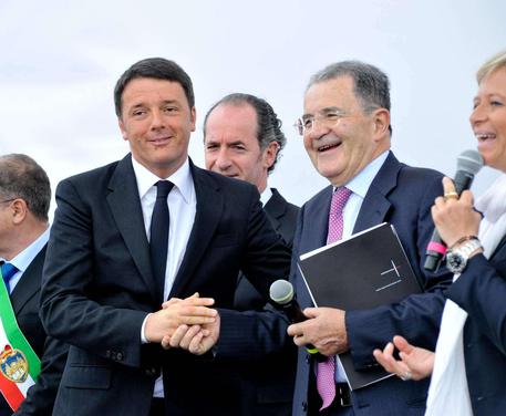 Matteo Renzi e Romano Prodi in una foto d'archivio © ANSA