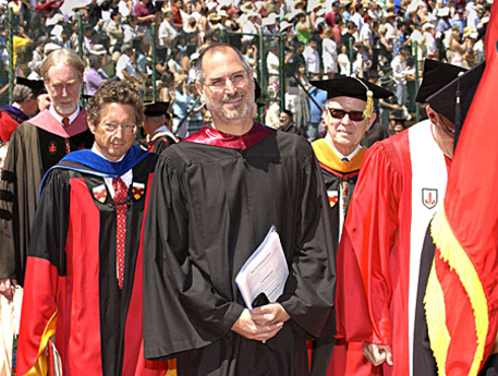Steve Jobs all'Università di Stanford nel 2005 © Ansa