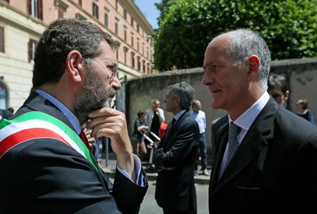 Il sindaco di Roma Ignazio Marino con il prefetto Franco Gabrielli © ANSA