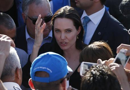 Angelina Jolie tra i rifugiati siriani © AP