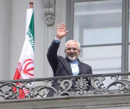 Il ministro degli esteri iraniano Mohammad Javad Zarif a Vienna dopo aver raggiunto l'accordo sul nucleare © ANSA 