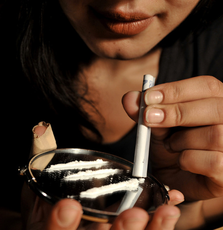 Una consumatrice di cocaina © ANSA 