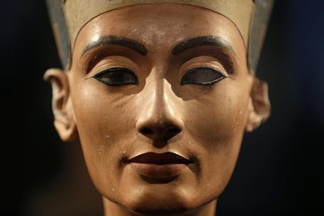 Un particolare del busto di Nefertiti © ANSA