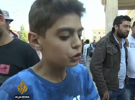 Il ragazzino siriano, in un frame dal video su Al Jazeera © Ansa