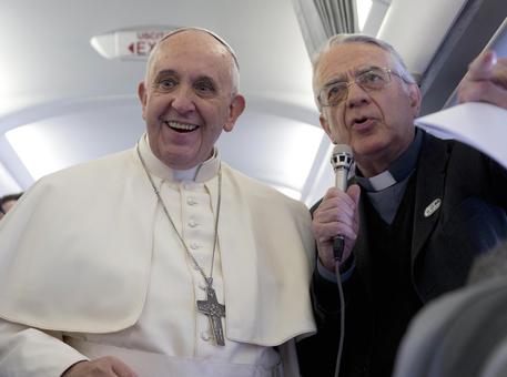 Padre Federico Lombardi e Papa Francesco © AP