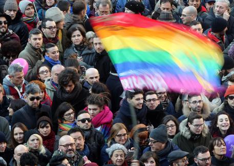 Un momento della manifestazione per i diritti civili Lgbt a Milano © ANSA