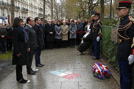 Charlie Hebdo: Hollande scopre lapide in memoria vittime © AP