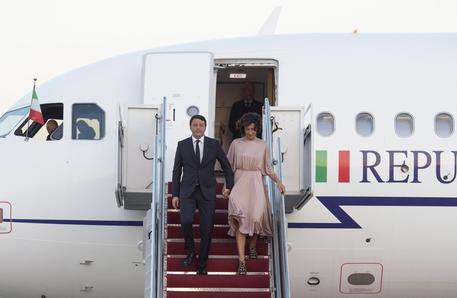 Matteo Renzi e la moglie arrivano a Washington  ANSA / US PALAZZO CHIGI - TIBERIO BARCHIELLI © ANSA