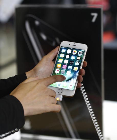 Apple, in arrivo un iPhone bianco lucido? © AP